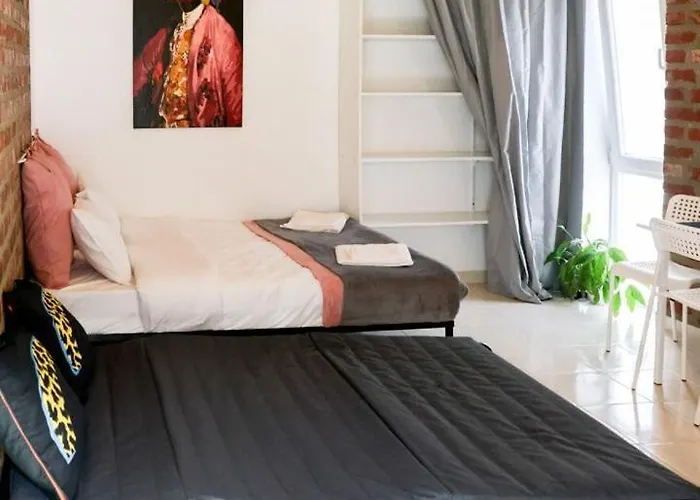 Amos Homes בית הארחה 3*