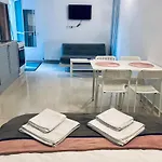 Amos Homes 3*