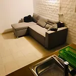 Πανσιόν Amos Homes