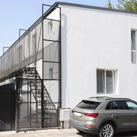 Amos Homes Гостевой дом