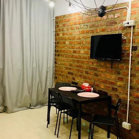 Amos Homes Guest house *
